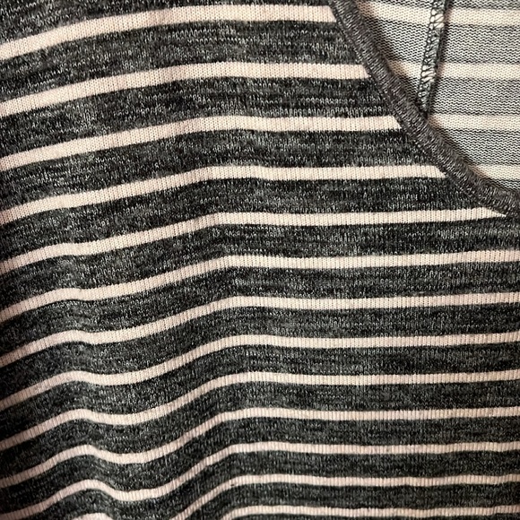 Womens size 3 SS Torrid Sweater - Picture 3 of 4